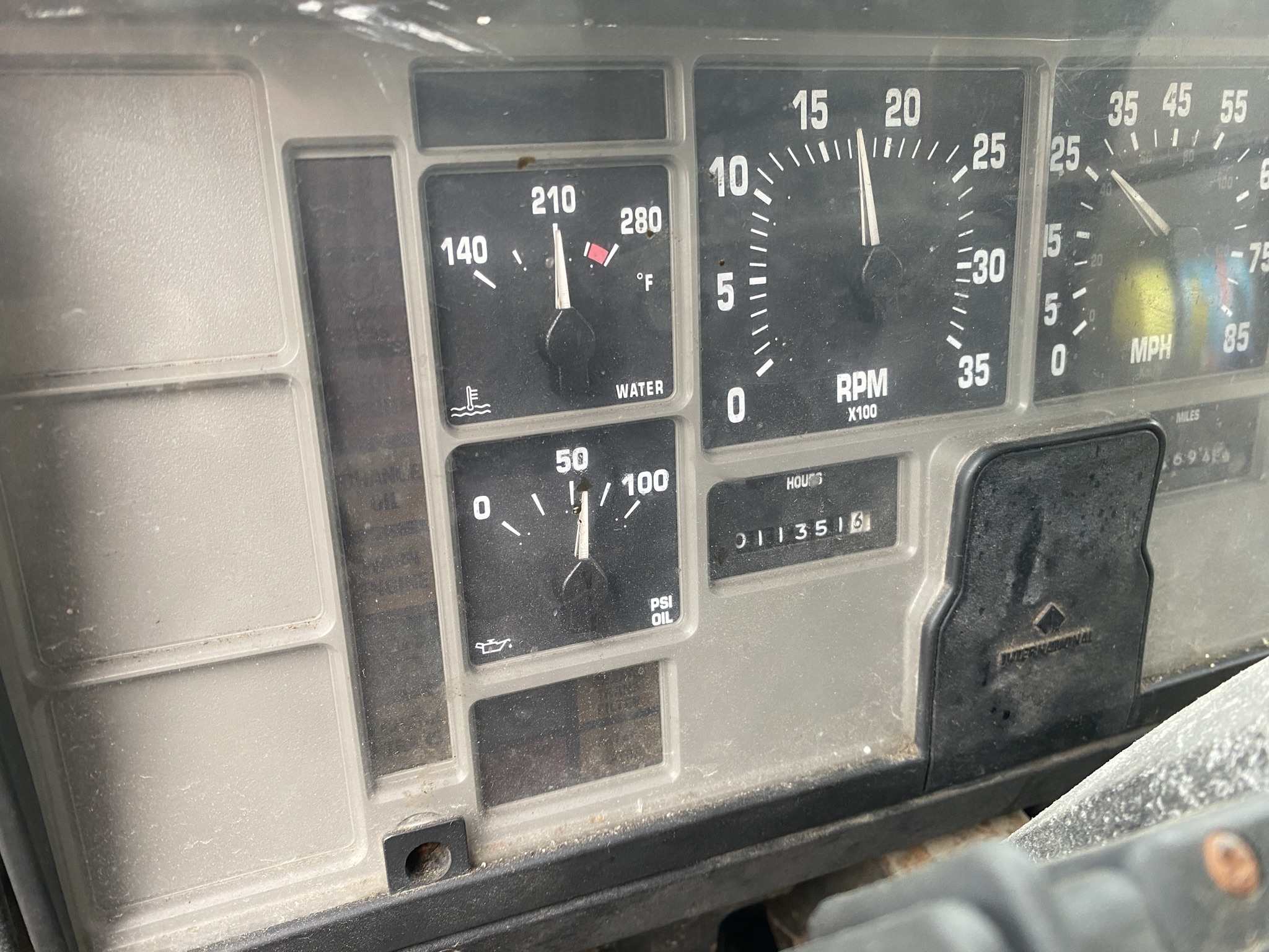 2000 INTERNATIONAL 4900 - Image 12